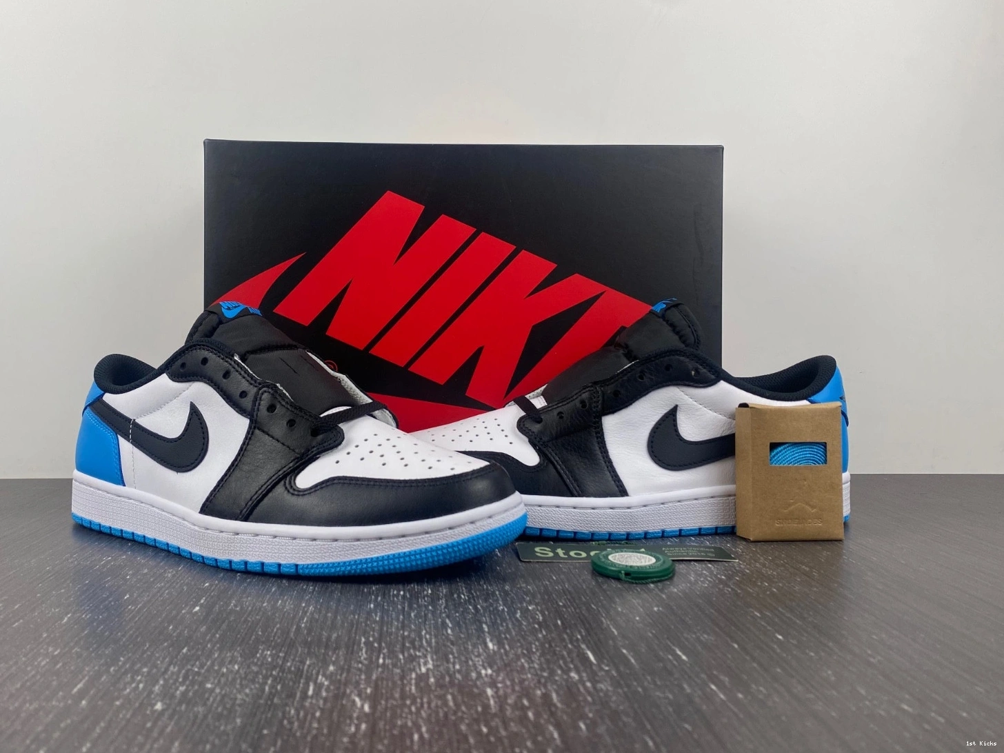 - UNC CZ0790-104 Low Retro 1 OG Jordan 0403